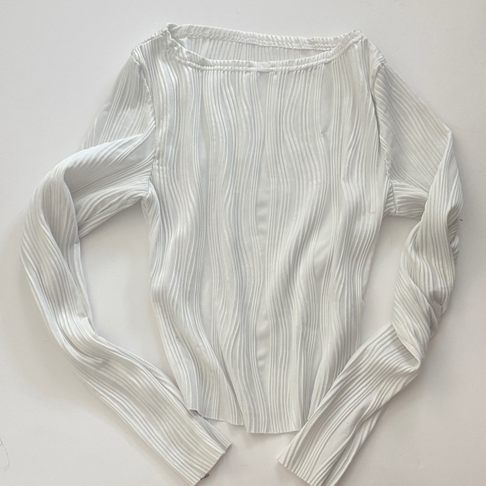 Elegant White Ribbed Women's Top